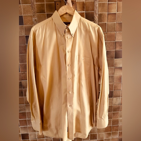 Gorgeous Burberry London vintage men's XL button-down shirt rich gold color